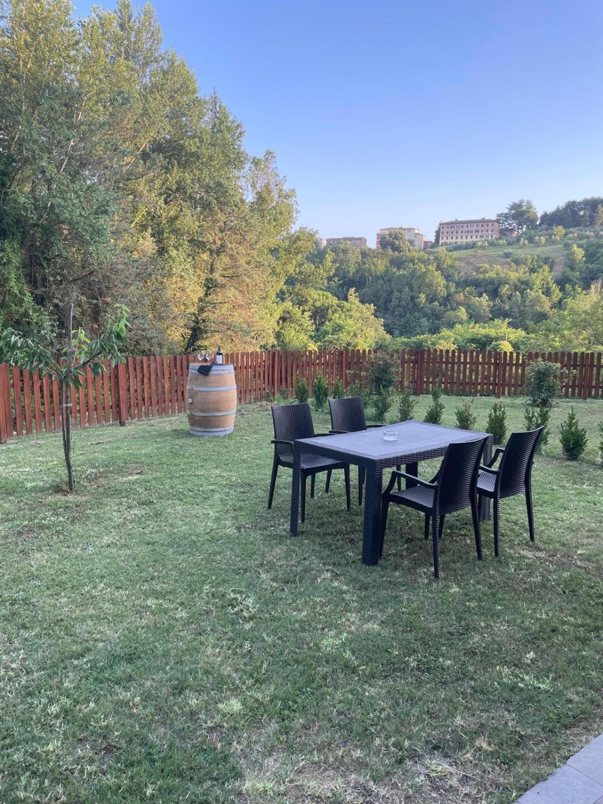 La Casa Nel Bosco Leilighet Siena Eksteriør bilde
